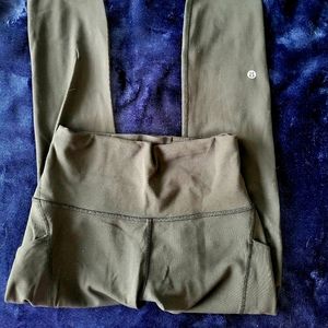 Lululemon 25" Wunder Train Leggings with Pockets